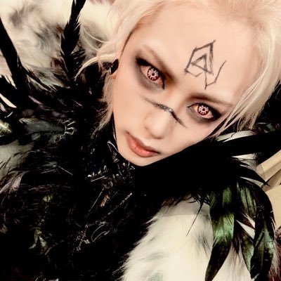 304__goushitsu's profile picture. diru & jiluka fan | me and my girl (kyo) don’t argue he smashes my head in with a rock and i take it like a man