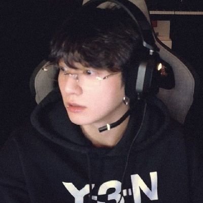 artesjjk's profile picture. ، 방탄소년단 ─ 𝗐𝖾 𝖺𝗋𝖾 𝗳𝗼𝗿𝗲𝘃𝗲𝗿 𝖻𝗎𝗅𝗅𝖾𝗍𝗉𝗋𝗈𝗈𝖿 !✦  fan account.