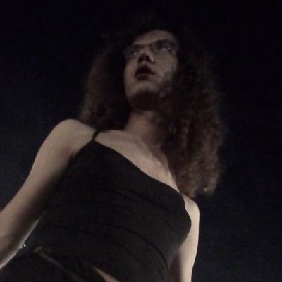 philo_junkie's profile picture. (...) dividir, compor, associar, determinar, diferenciar, identificar, transformar-se em processo estranho, indeterminável. Pensar é cruel - Kuniichi Uno.