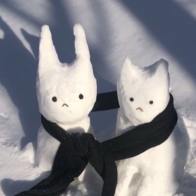 tweetiesrkive's profile picture. just a human looking at the world full of art