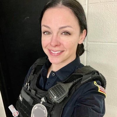 ClarkeGene3630's profile picture. Single cop mom trying to make the best out of life scammers please beware i don’t send out nude or anything am a mom and I don’t appreciate disrespect thanks 👮