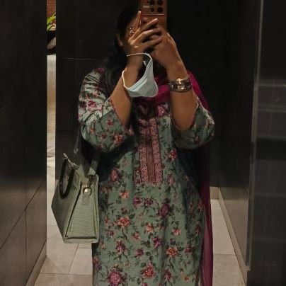 Aishayayeshay's profile picture. chionophile/Mon trésor/believer/sarcasm.                                              

اِن فی نَفْسِی اَکْثَر مِنِّی🤍