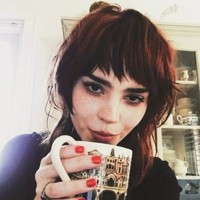 lovesoapy_'s profile picture. 23 ——— what a festive evening this has become.