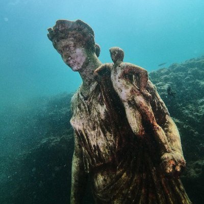 DesdeRuinas's profile picture. Desde Ruinas, pal Mundo.
Intento comprender.