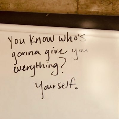 mame_faly's profile picture. Je ne tweet vraiment que pour moi! NO LOVE.