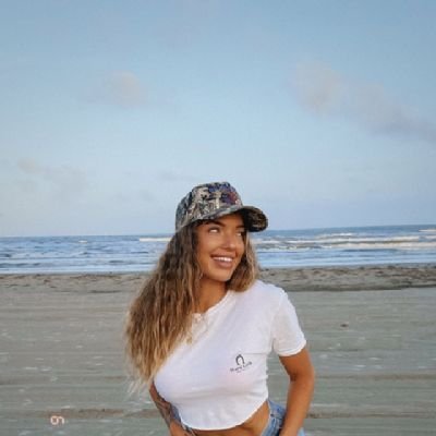 Elizabetth000's profile picture. 