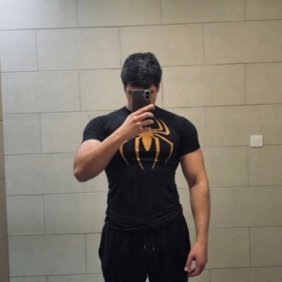 emreben64's profile picture. Computer Enginar | 👨‍💻 | 🔗 https://t.co/RTKy7ggpkZ
