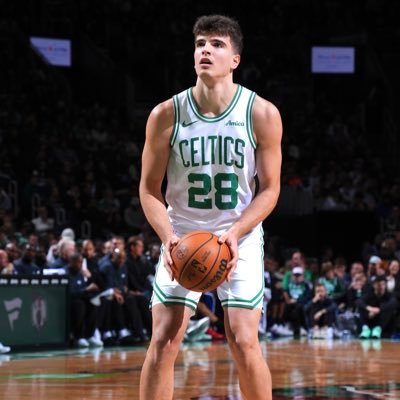 hugoglezz_'s profile picture. basketball player