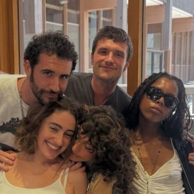 osnappitzme's profile picture. I got followed by 152 awesome celebs⚡️ KINDNESS IS FREE & CONTAGIOUS 🤍