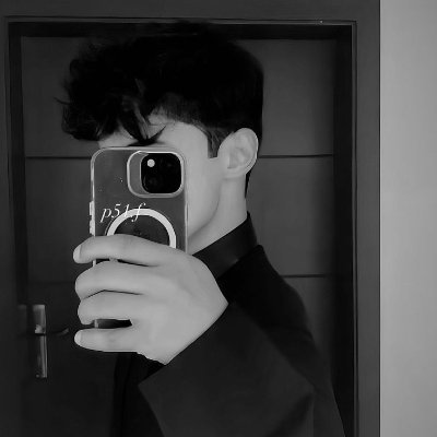 dny085's profile picture. 