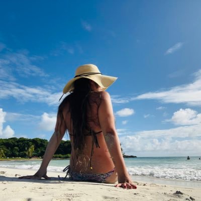 no_noesminombre's profile picture. Olvido todas las series y películas que veo. Seré siempre una veranista ☀️ que ❤️ el sur 🍃