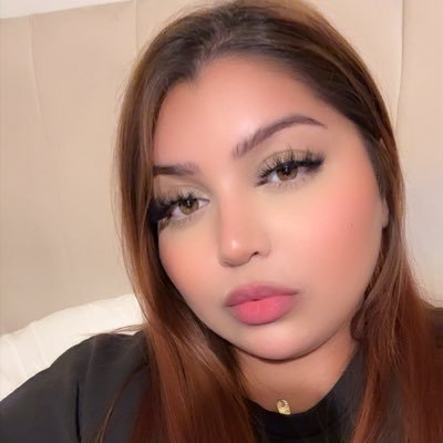 almxa_'s profile picture. 