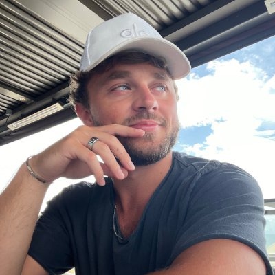 jaxonparrott's profile picture. Founder @ https://t.co/LBmGqE5Yie | built multiple 7-figure tech brands with zero funding