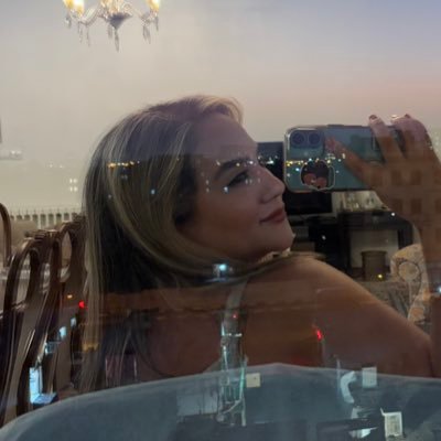 shrz1999's profile picture. 