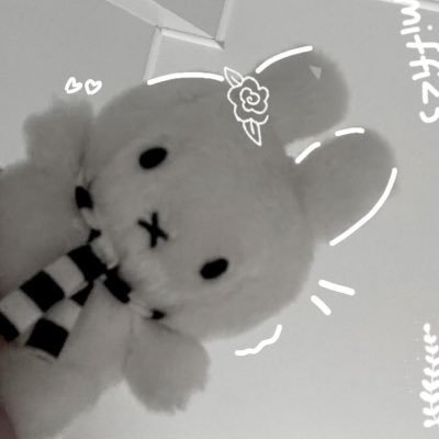 jennielrh's profile picture. 