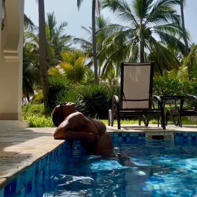 Nomsa__'s profile picture. “Smile - nobody cares how you feel”