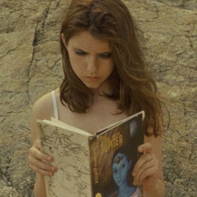 v9i4v3i's profile picture. love woke me