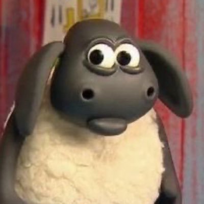 itsmearoia's profile picture. 