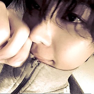 weishenvhee's profile picture. artist . cherisher of that cute multilingual strawberry cat and ceo of samidare . also @mugiart__