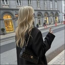 v00j52aMi57L9P's profile picture. 