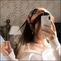 Lorirfoog8333's profile picture. 