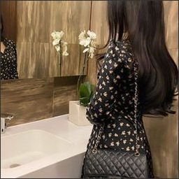 Ywaielam288764's profile picture. 