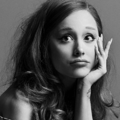 fuckdupanxious's profile picture. @phanianagrande old account