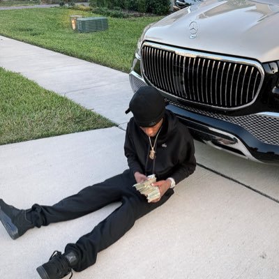 _Spillions's profile picture. #9inety8ights : #BloodhoundVeteran 🩸 #CaptainOfRepostFc