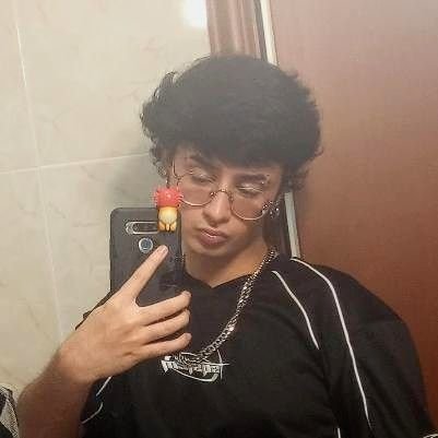 yosoytubossb's profile picture. tweeting lyrics as a coping mechanism for life