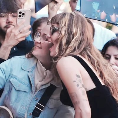 cyrusgosh's profile picture. Here to support the iconic Miley Ray Cyrus.