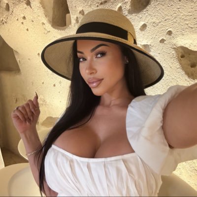 shhhantell's profile picture. Model | Barista | Sports Bae | Big Truck Lover | Cuntry girl | If it’s not business, don’t DM me, @ me. MY ONLY ACCOUNT!! Check Highlights 💋 📍PNW