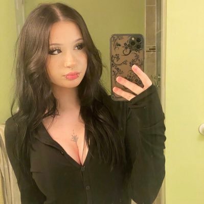 nikkieluvv's profile picture. 20, 1768 peak