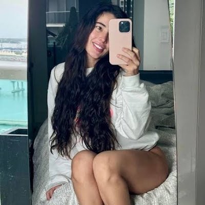 lisa_millian's profile picture. Chasing sunsets 🌹🖼️not followers Here to slay, every single day