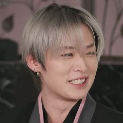 bearlinos's profile picture. ⠀⠀ficha criminal limpa até falarem mal do stray kids