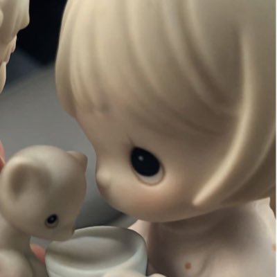 girl2731's profile picture. 