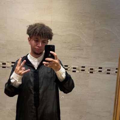 pv2zn's profile picture. 93:4