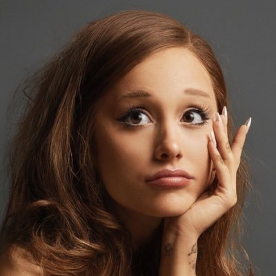 fowverboy's profile picture. obsessed w ariana grande.