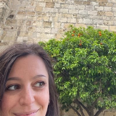 jennifercutler_'s profile picture. The world is not comprehensible, but it is embraceable.