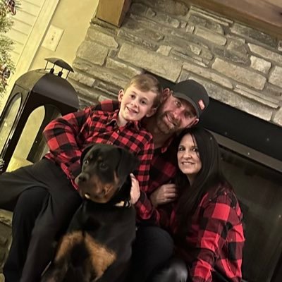 Zachnarron's profile picture. 