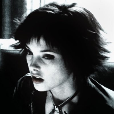 GlowyJennifr's profile picture. Oh dear diary