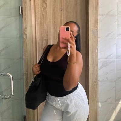 soniawills__'s profile picture. Architect👩‍🎓👷‍♀️, model, influencer and a content creator 😌