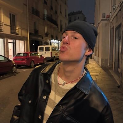 evarrry's profile picture. have you decided there’s no luck of the draw? 🃏🎲