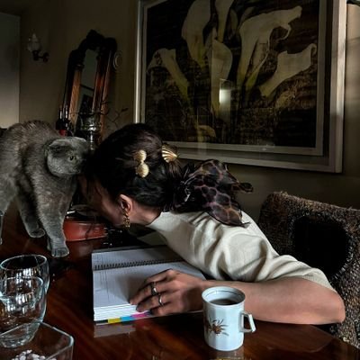 nahidbehboodian's profile picture. Tweet or not Tweet, that is the question