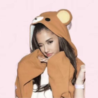 strawberislush's profile picture. || free 🇵🇸 || super secret silly account 🤫|| #slushytwt #musictwt #sinjintwt #boyliifetwt || .｡ｏ♡