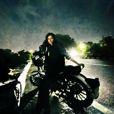 HarshitaSinghB4's profile picture. आदि से अनंत तक यही रही है परंपरा, कायर भोगे दुख वीर भोग्य वसुंधरा 🇮🇳