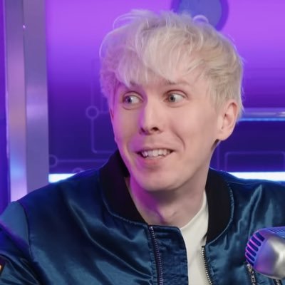 dnpstardust's profile picture. Hannah | 32 | She/her | “Phil was my safe space, you know, you were my first boyfriend.” | Hugged Dan and Phil 10/17/24 💕