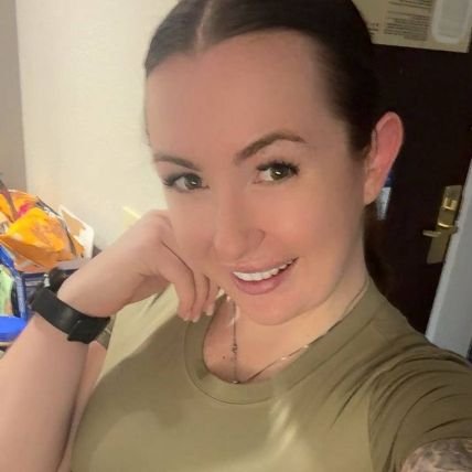 zarah6941136320's profile picture. 