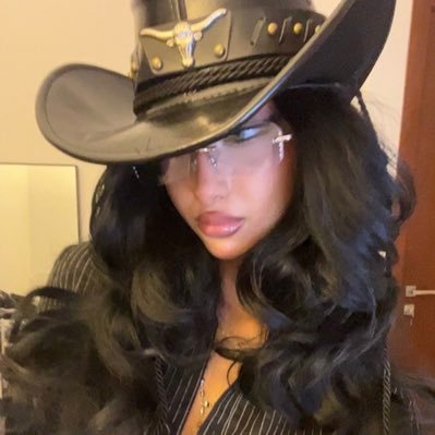 deadlyd0llXx's profile picture. 