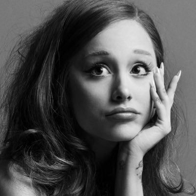 jennievoguejane's profile picture. 