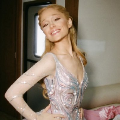 imperfectsaturn's profile picture. 